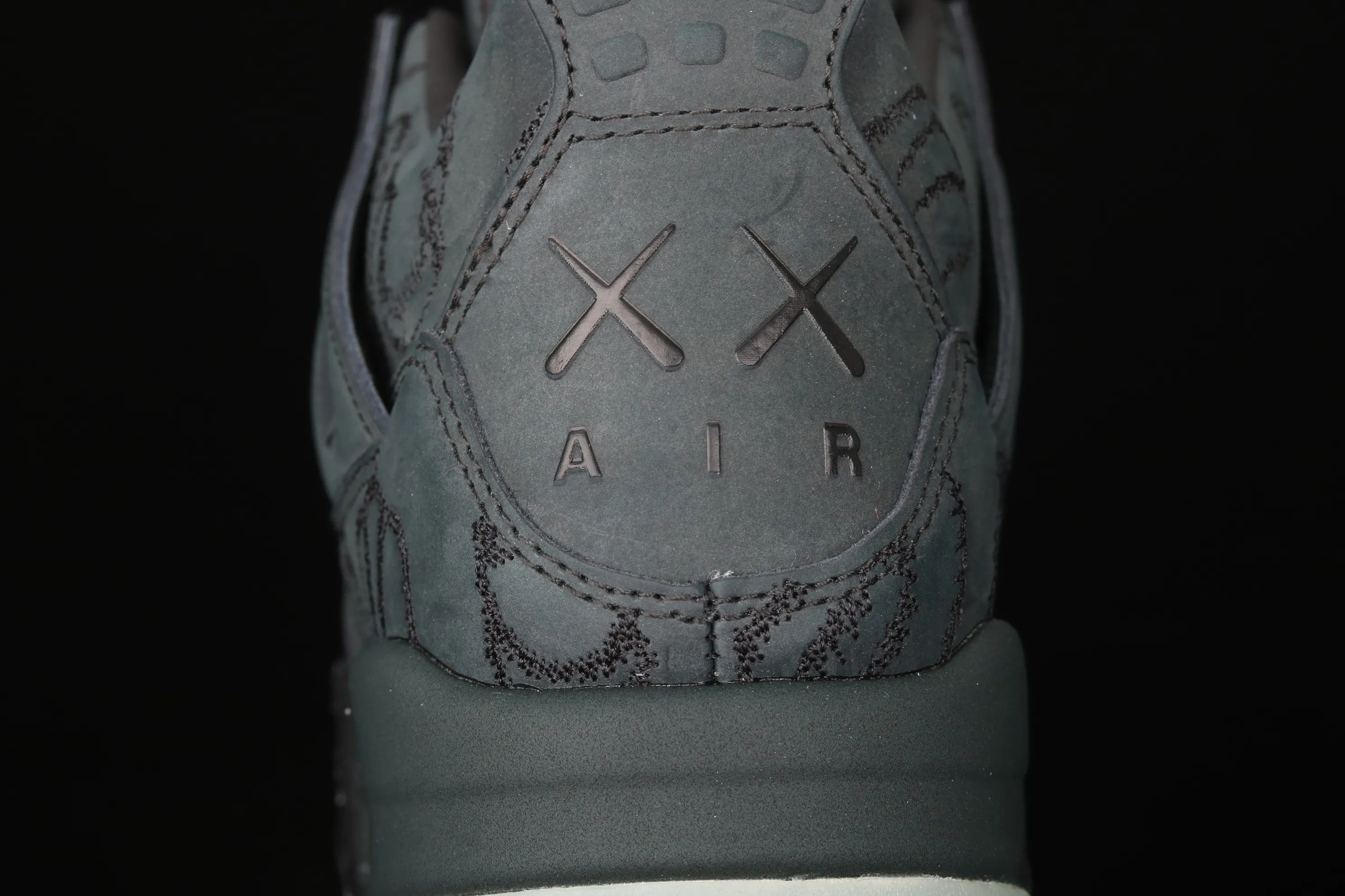 All categories Air Jordan Jordan series basketball shoes Air Jordan 4 Pure original Kaws x Air Jordan 4 Black AJ4 black suede luminous limited edition 930155-001
